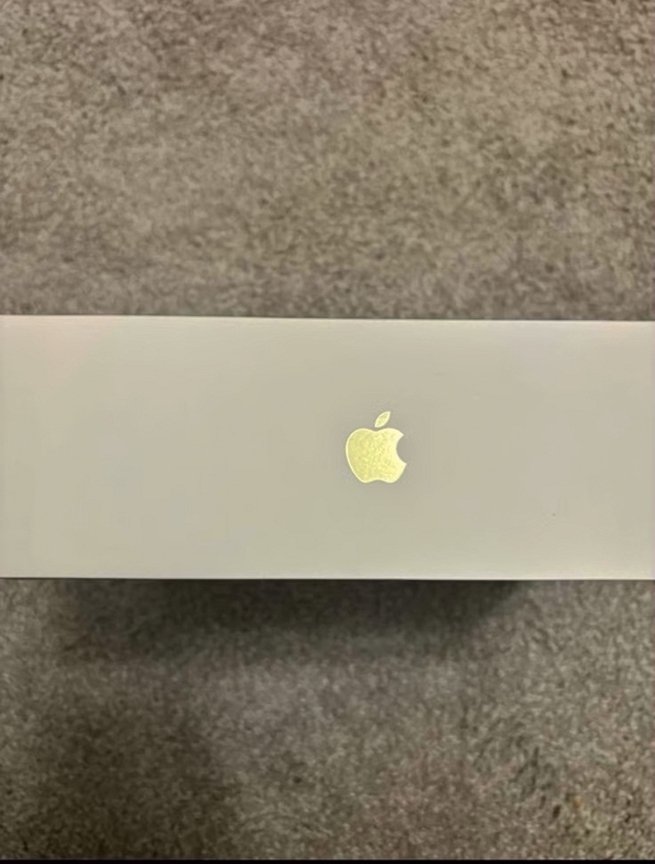 Apple AirPod Max Starlight Gen 2 1S16 Unlocked - Used image 4