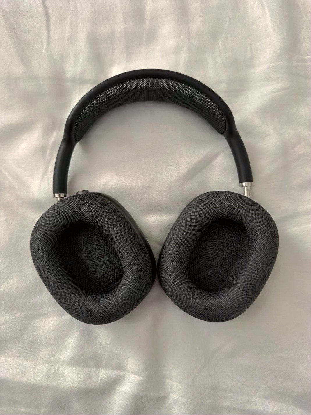 Apple AirPods Max Space Grey Unlocked Used image 4