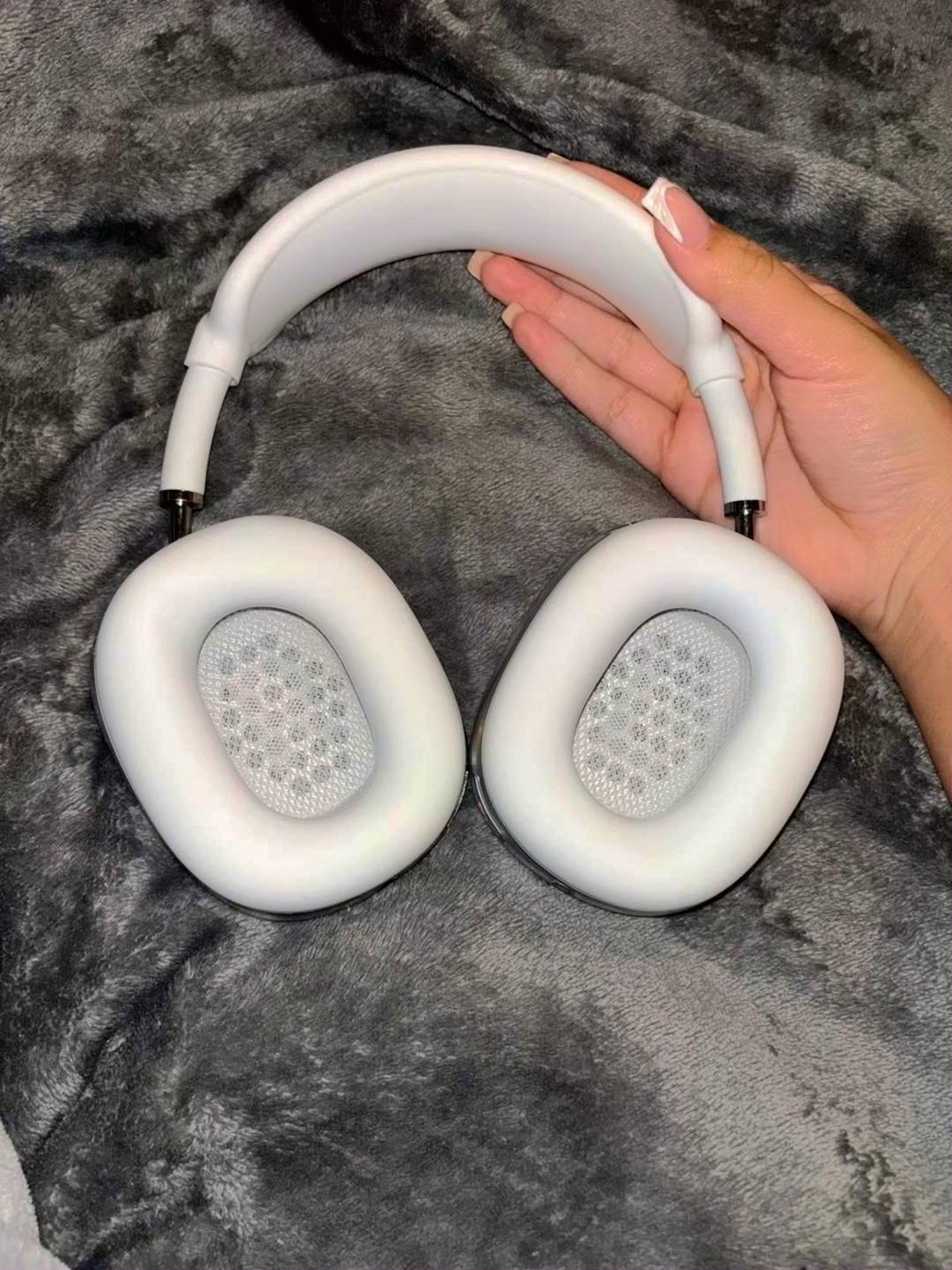 Apple AirPods Max 6R88 Silver Unlocked - Used image 3