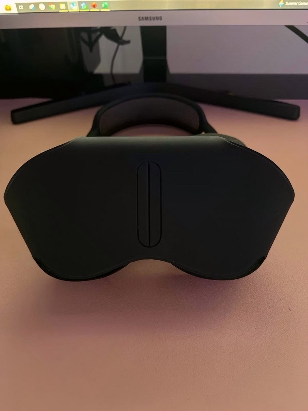 Apple Airpod Max Black Unlocked - Used image 5