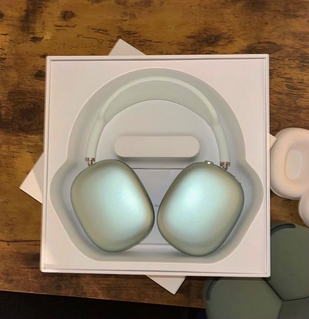 Apple AirPods Max Wireless Over-Ear Headset Green Unlocked - Used