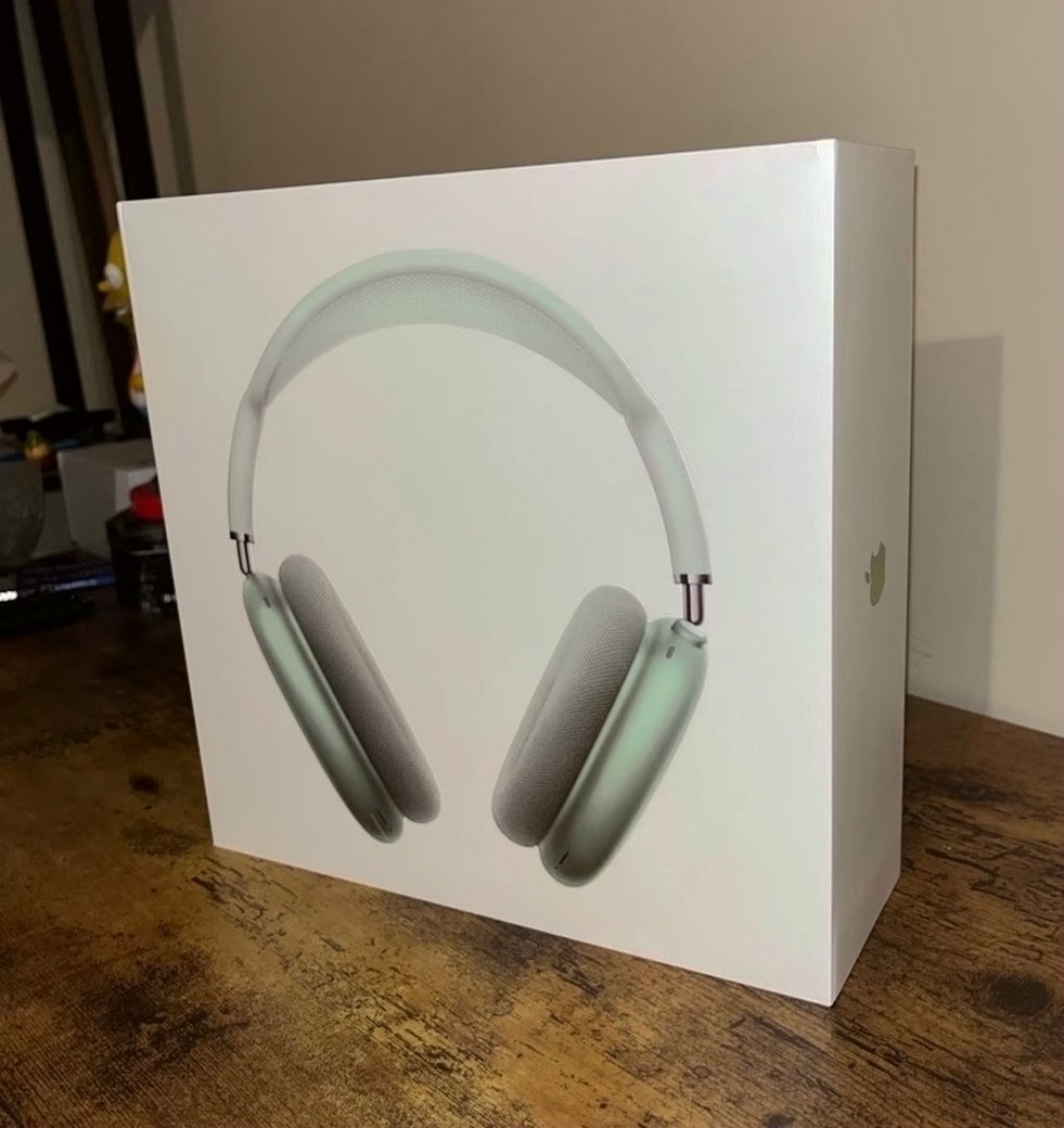 Apple AirPods Max Wireless Over-Ear Headset Green Unlocked - Used image 4