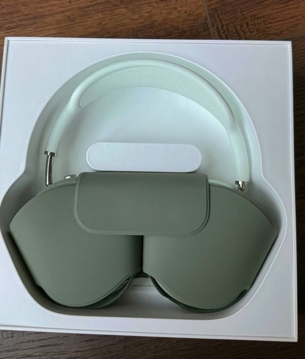 Apple AirPods Max Green Used image 3