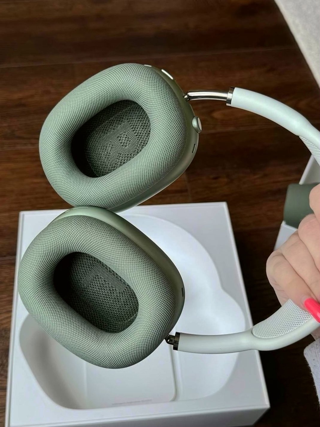 Apple AirPods Max Green Used image 4