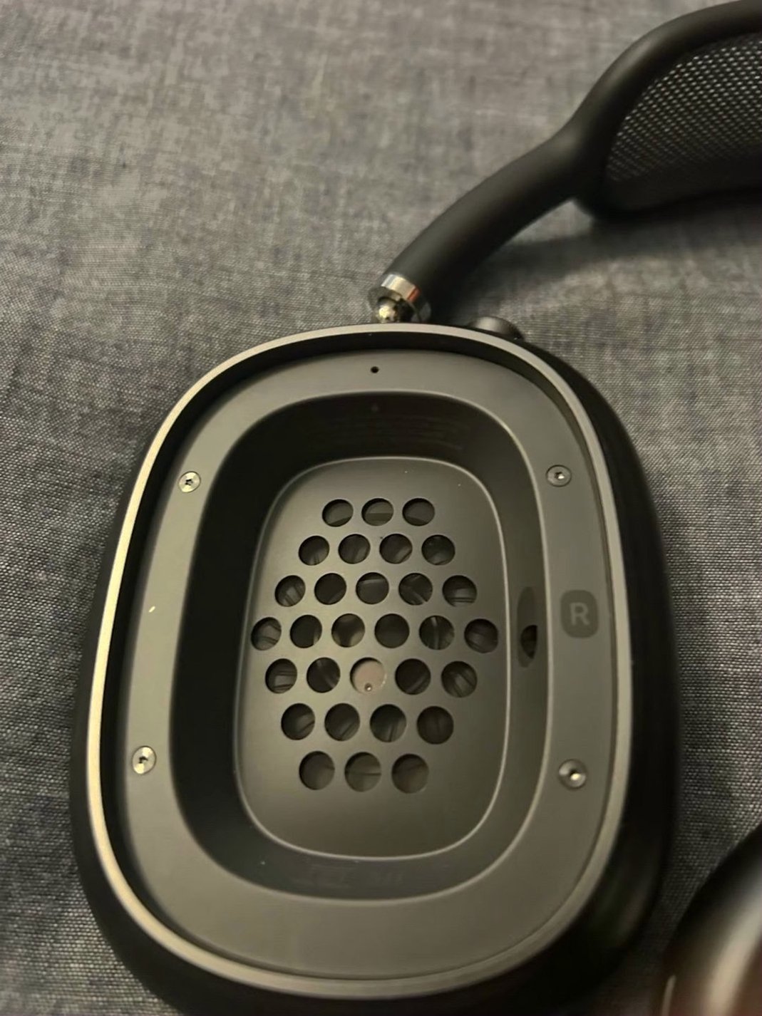 Apple AirPods Max 6H21 - Used image 5