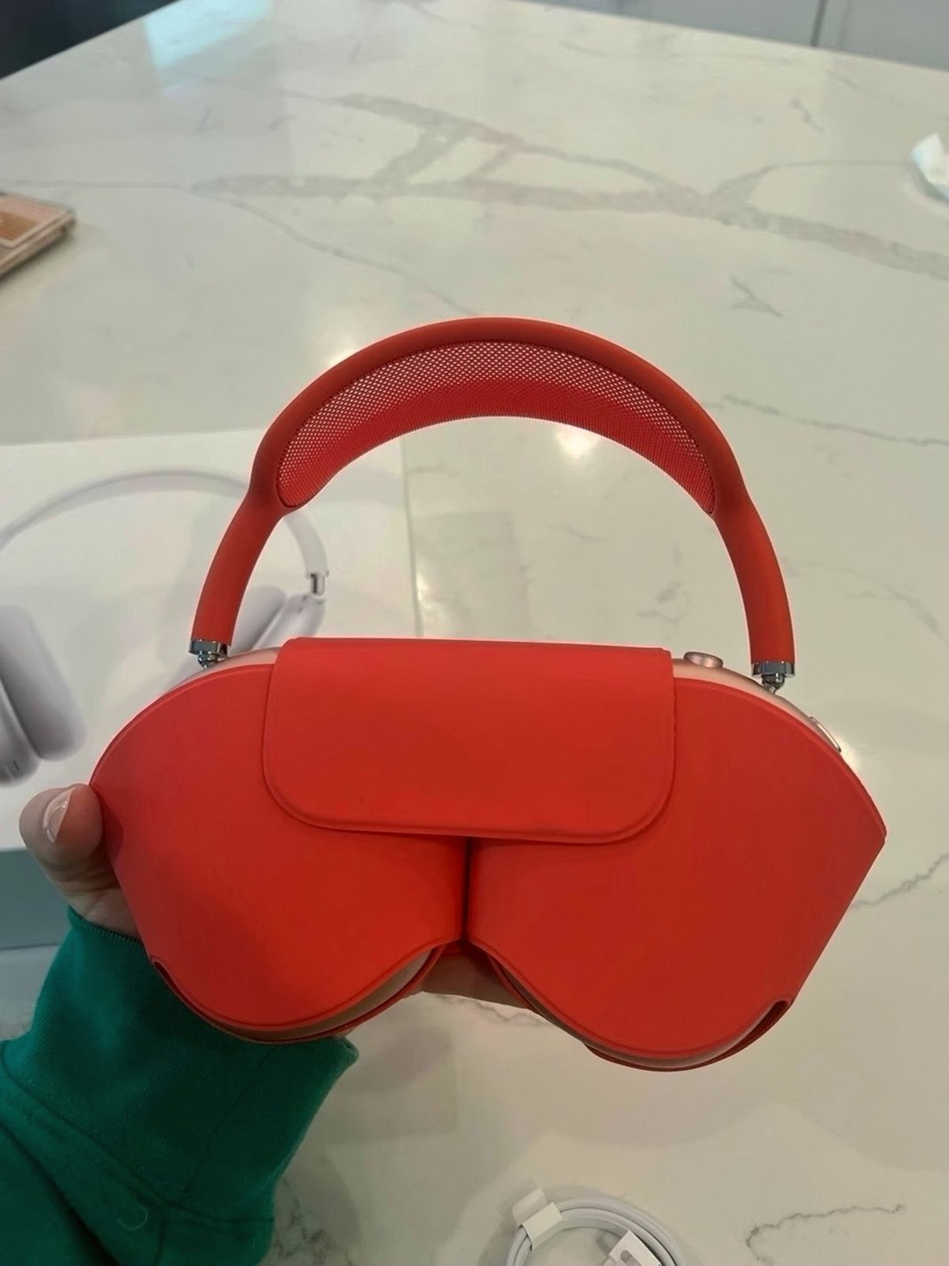 Apple AirPods Max Pink with Smart Case - Used image 4