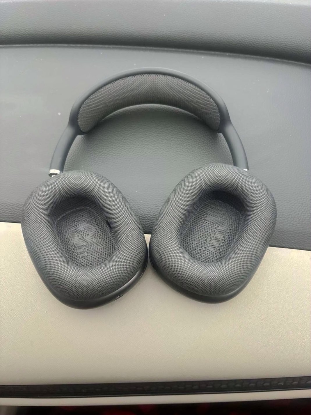 Apple AirPods Max 3M11 Grey Unlocked - Used