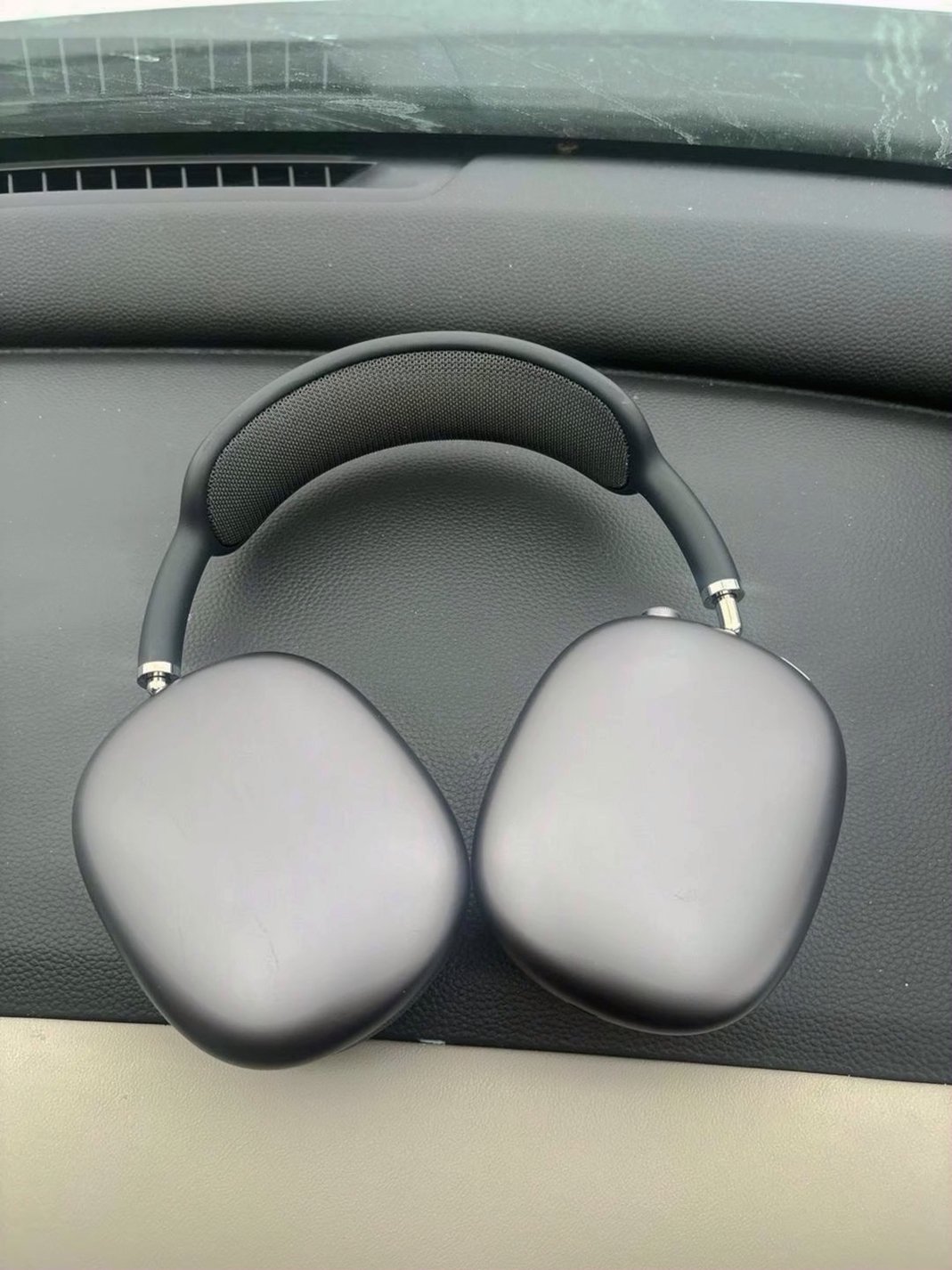 Apple AirPods Max 3M11 Grey Unlocked - Used image 2