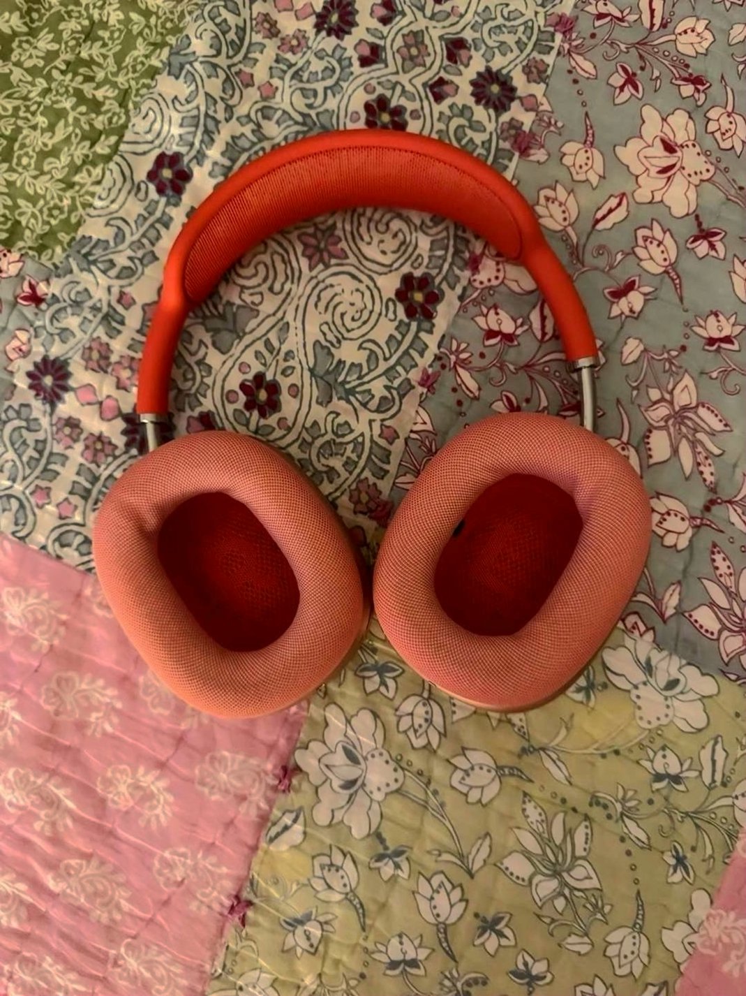 Apple AirPods Max Pink Unlocked - Used image 4