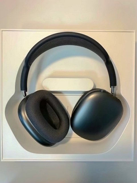 Apple AirPods Max Space Gray Used image 3