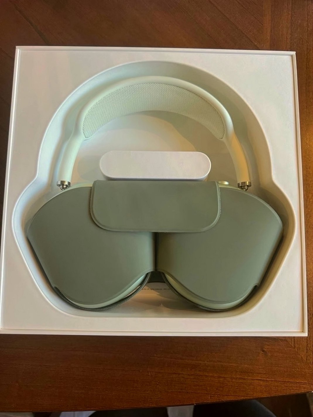 Apple AirPods Max Green Unlocked - Used image 2
