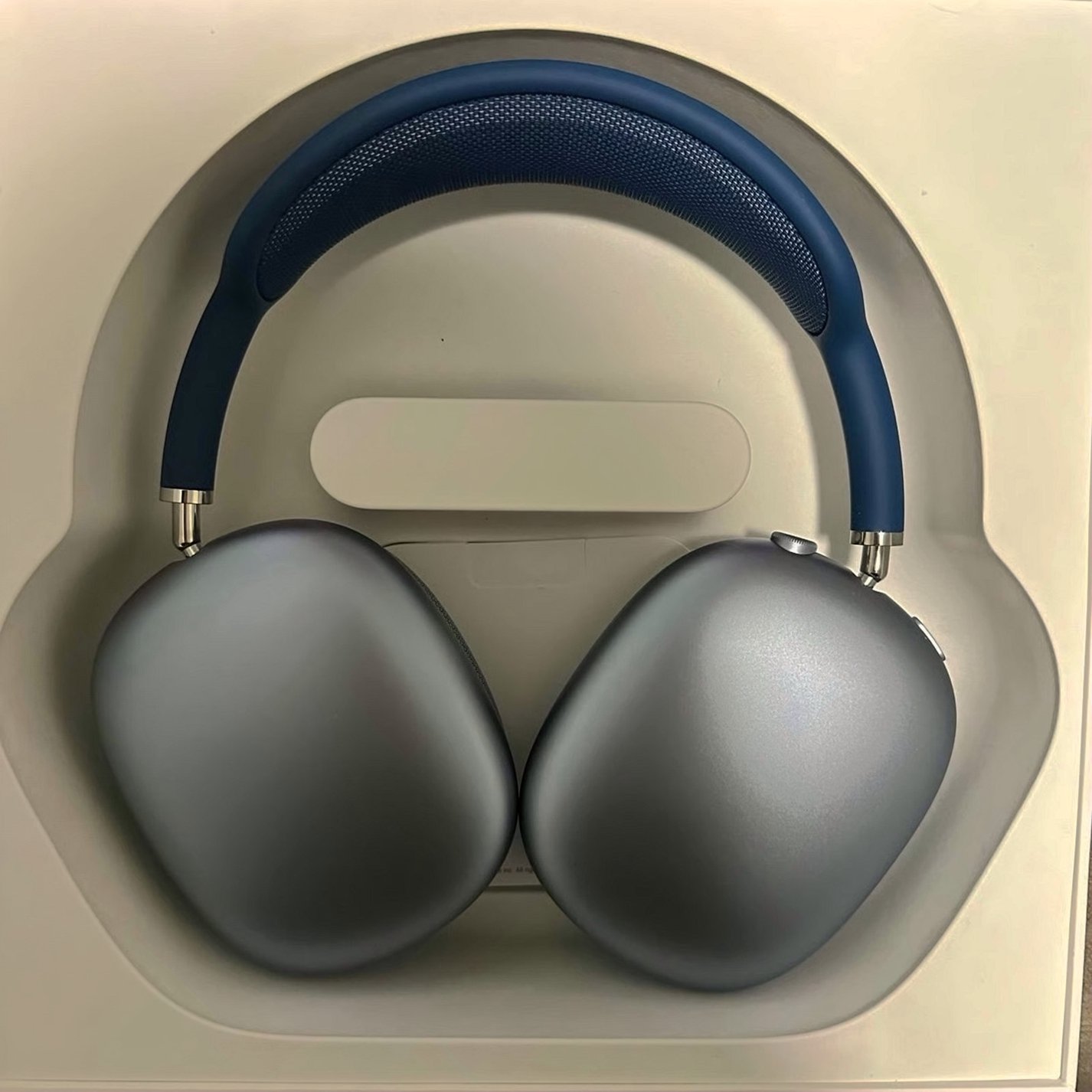 Apple AirPods Max Blue Unlocked - Used image 3