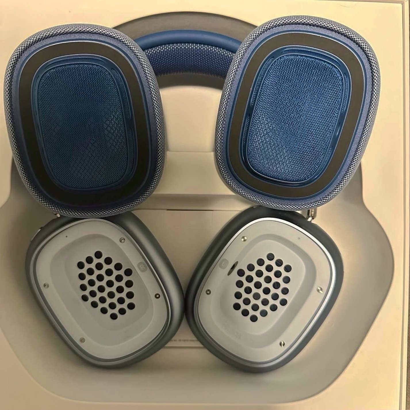Apple AirPods Max Blue Unlocked - Used image 5