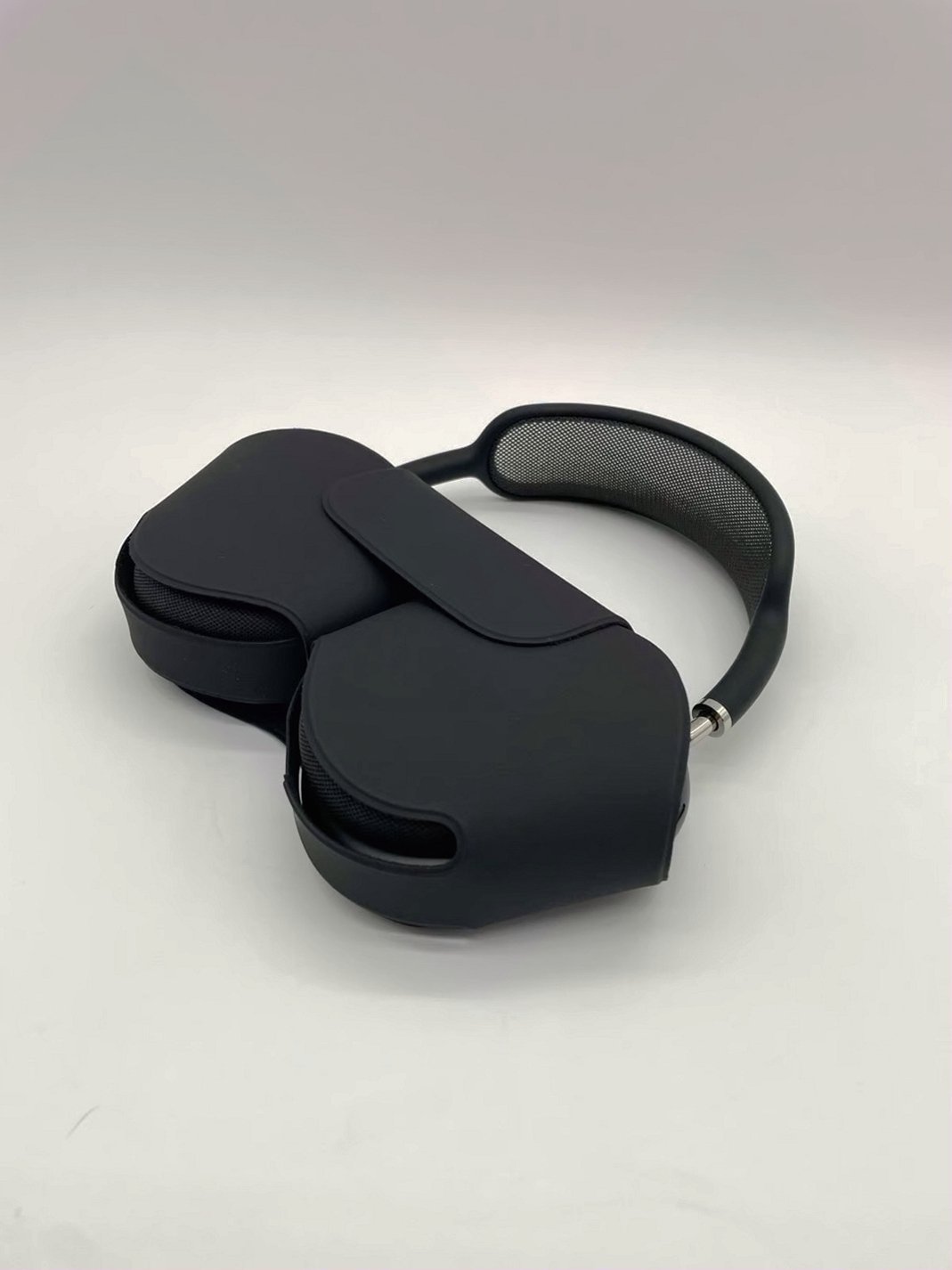 Apple AirPod Pro Max Space Black Unlocked - Used image 2