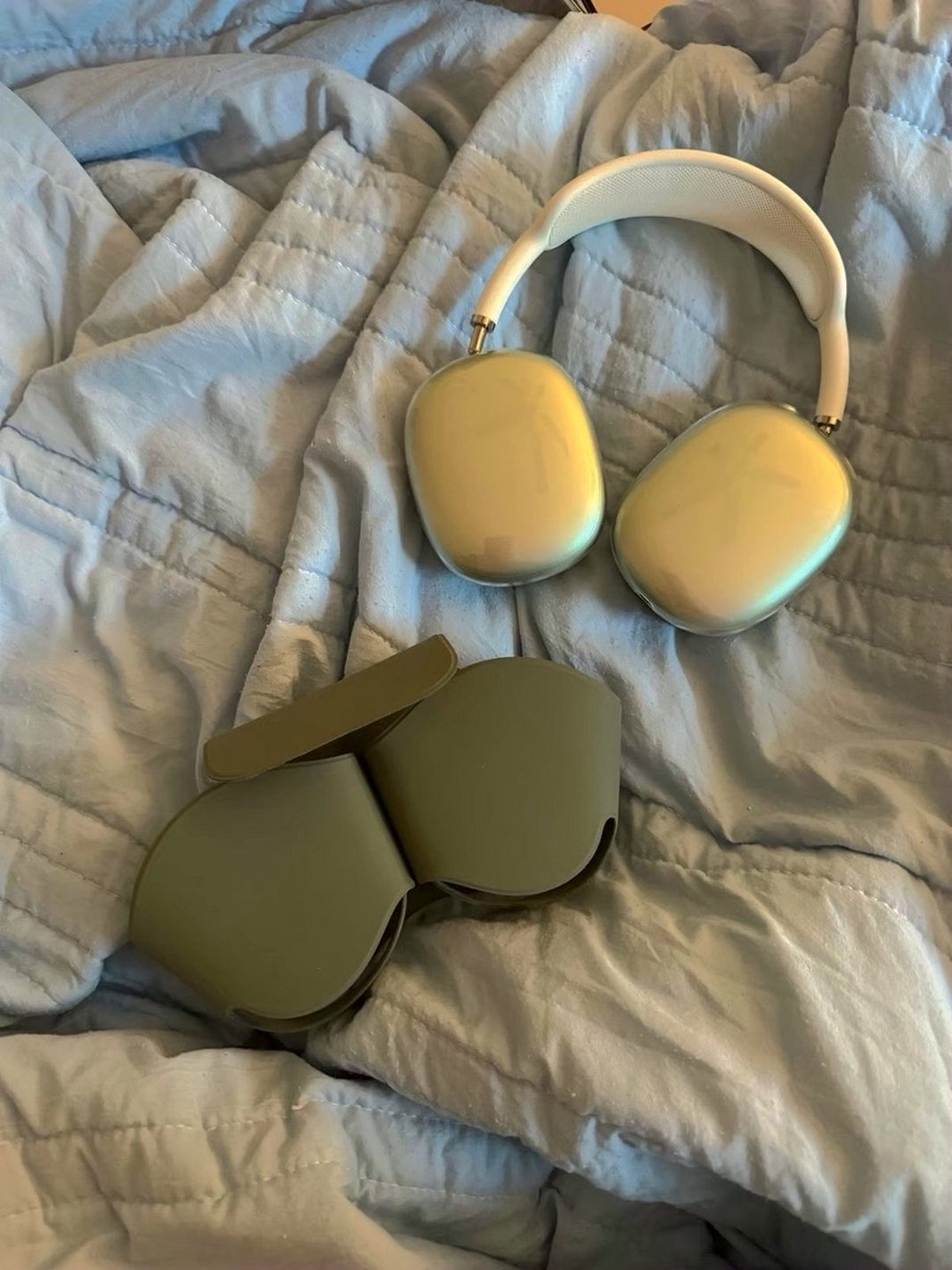 Apple AirPods Max 6G36 Green Unlocked - Used