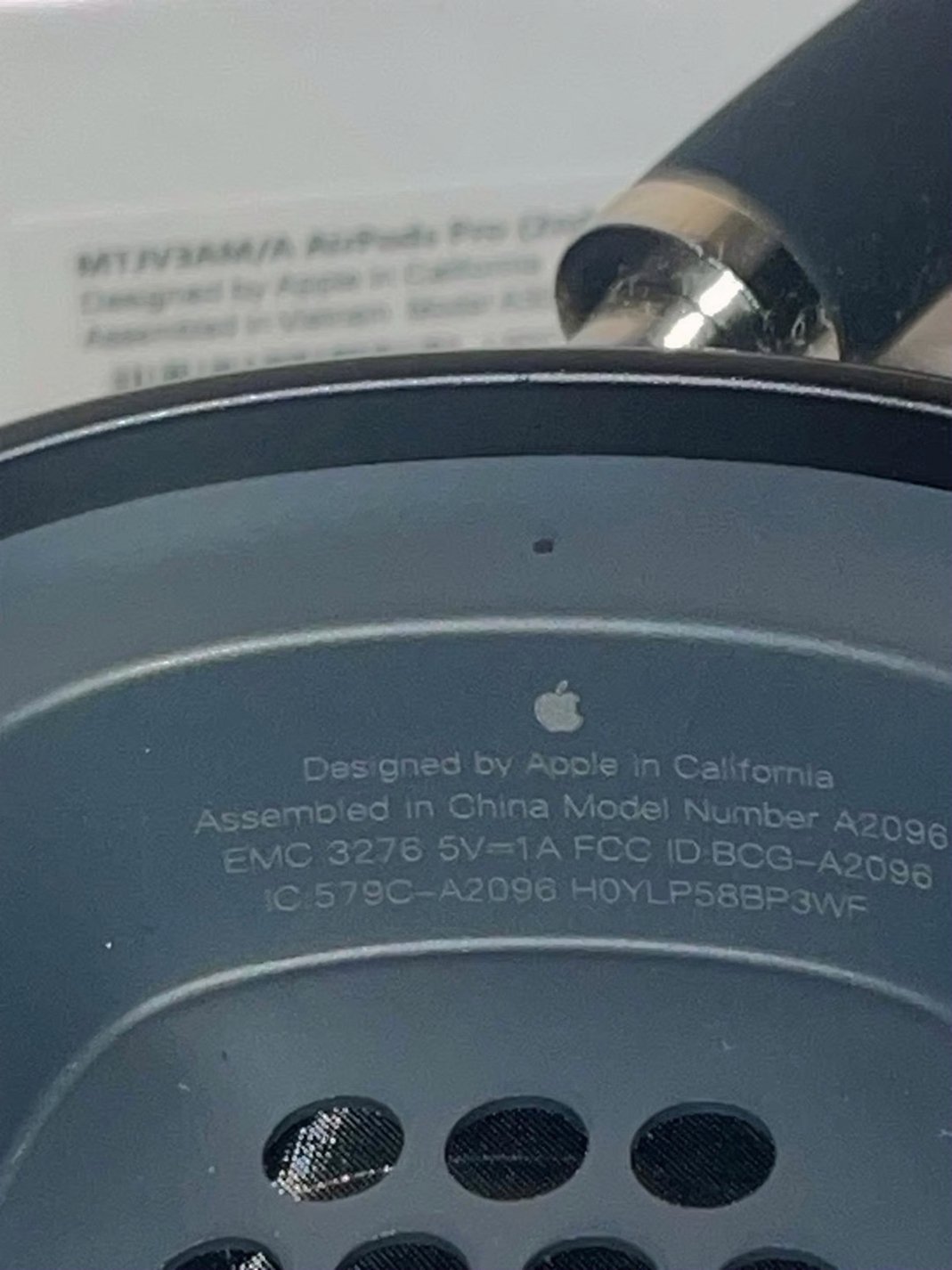 Apple AirPods Max 5G62 Unlocked - Used image 5