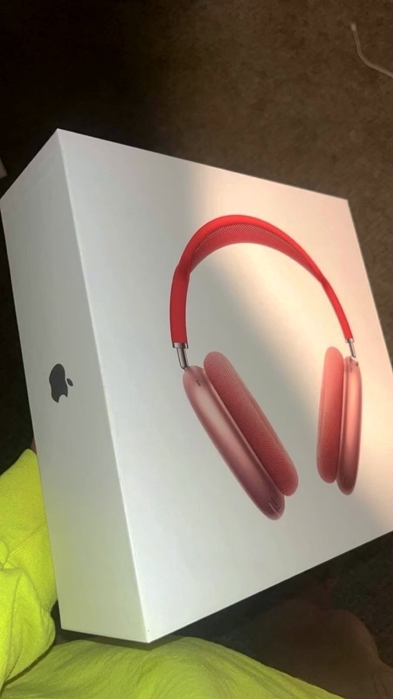 Apple AirPods Max 1V36 Red Unlocked - Used