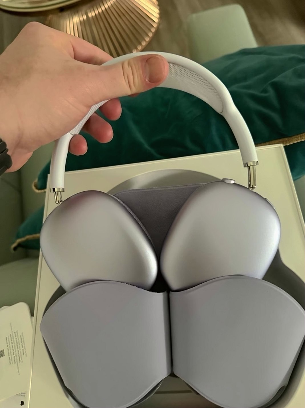 Apple AirPods Max Purple 1U77 - Used image 2