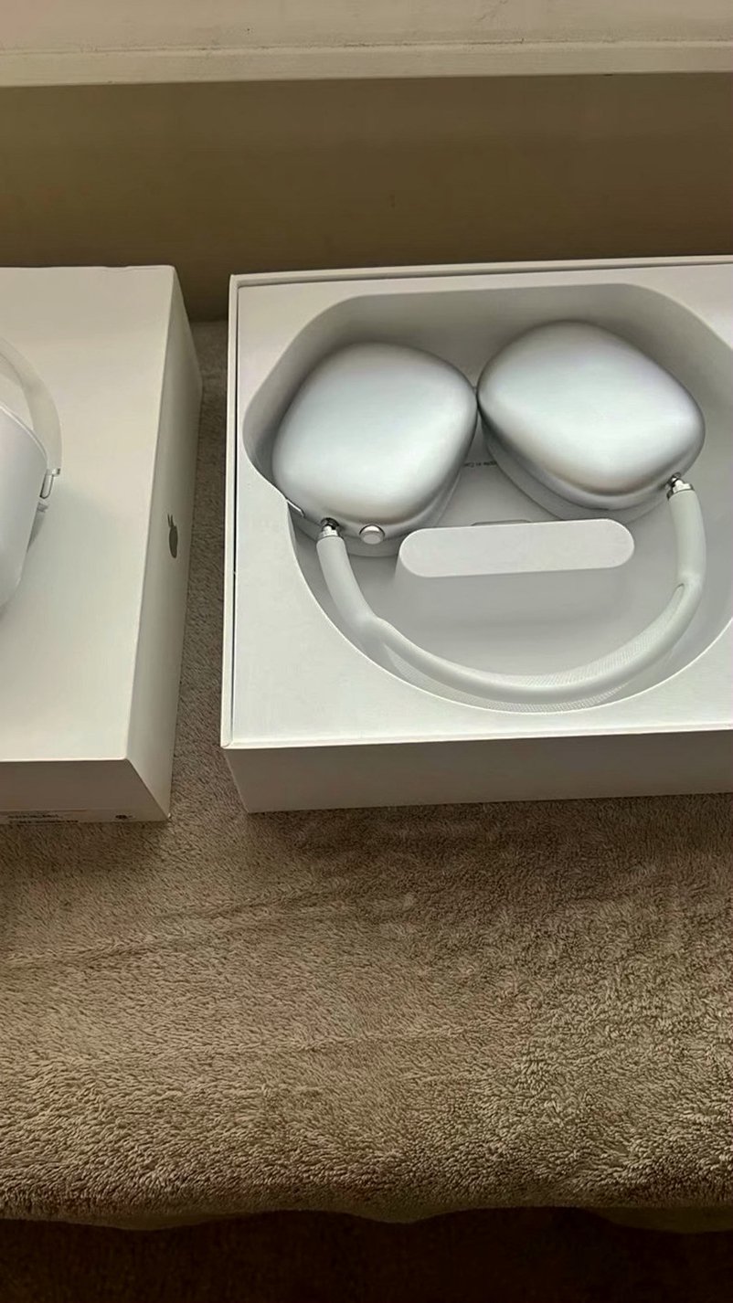 Apple AirPods Max Silver Unlocked - Used image 4