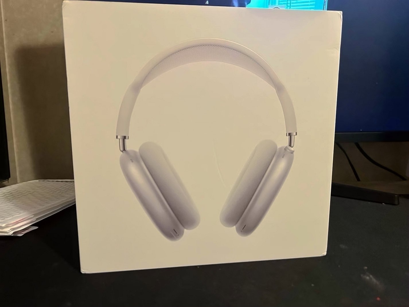 Apple AirPods Max Silver Unlocked - Used image 5