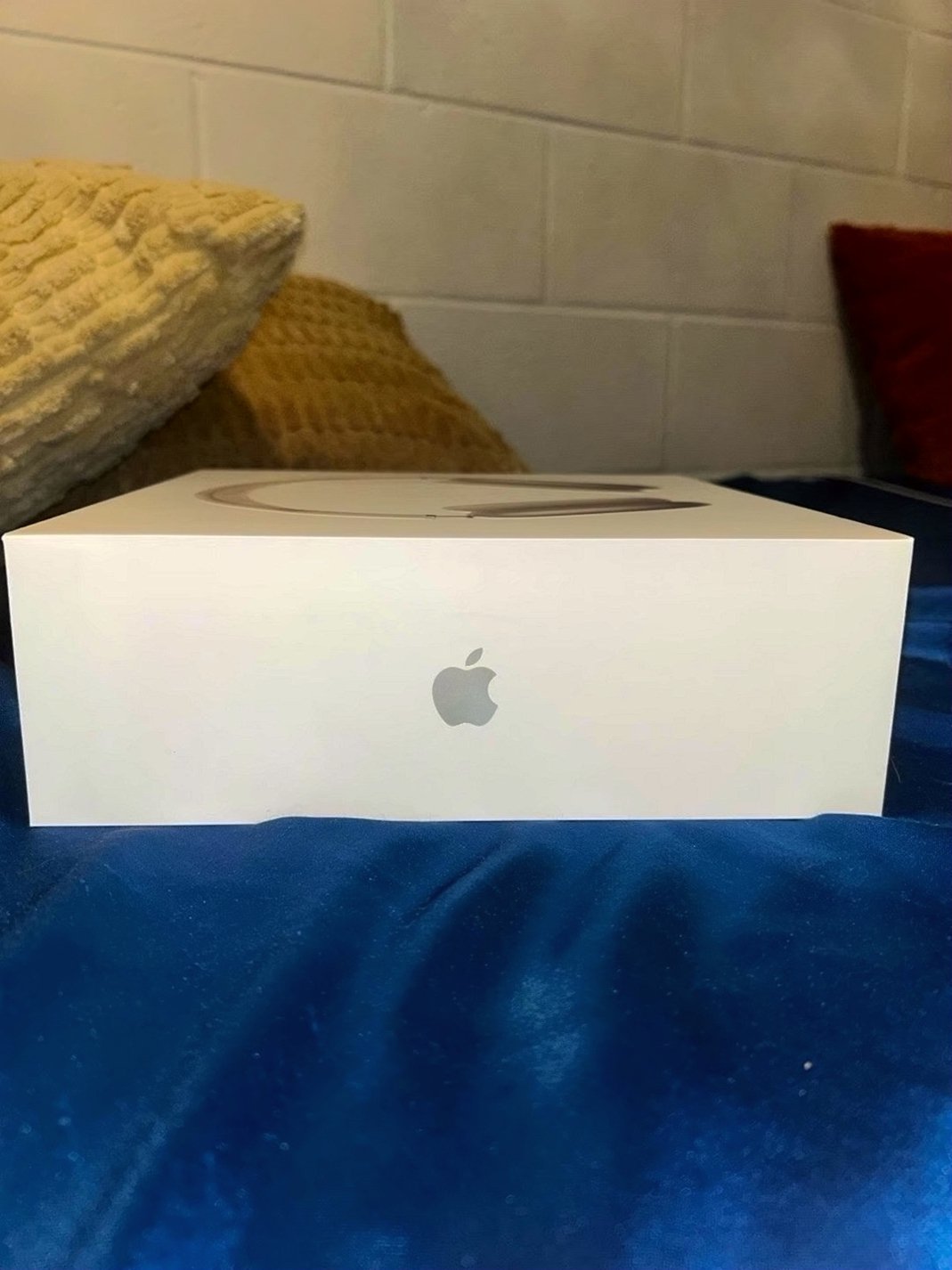 Apple AirPods Max Starlight Unlocked - Used image 5