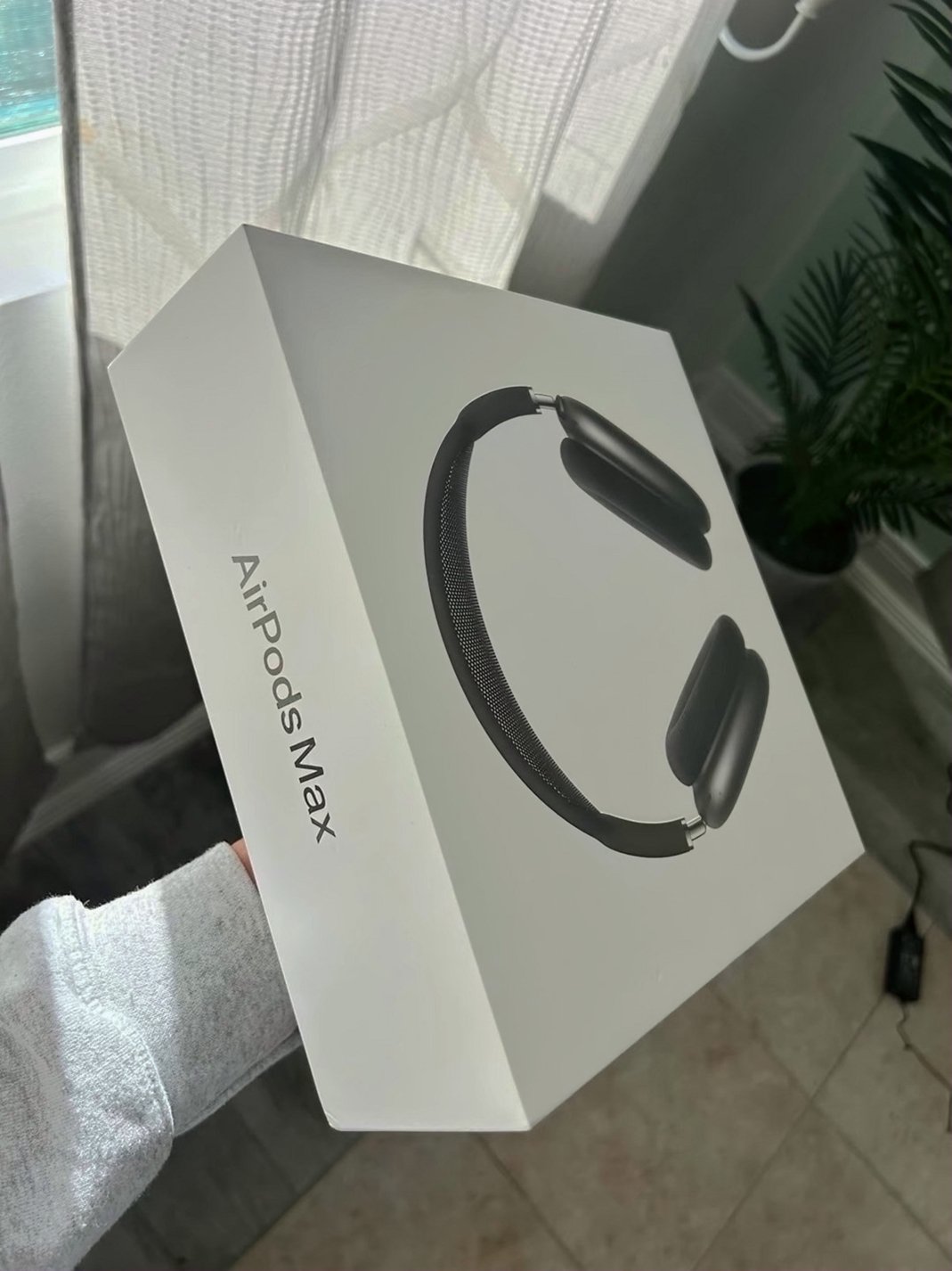 Apple AirPods Max 1Q11 Black - Used image 3