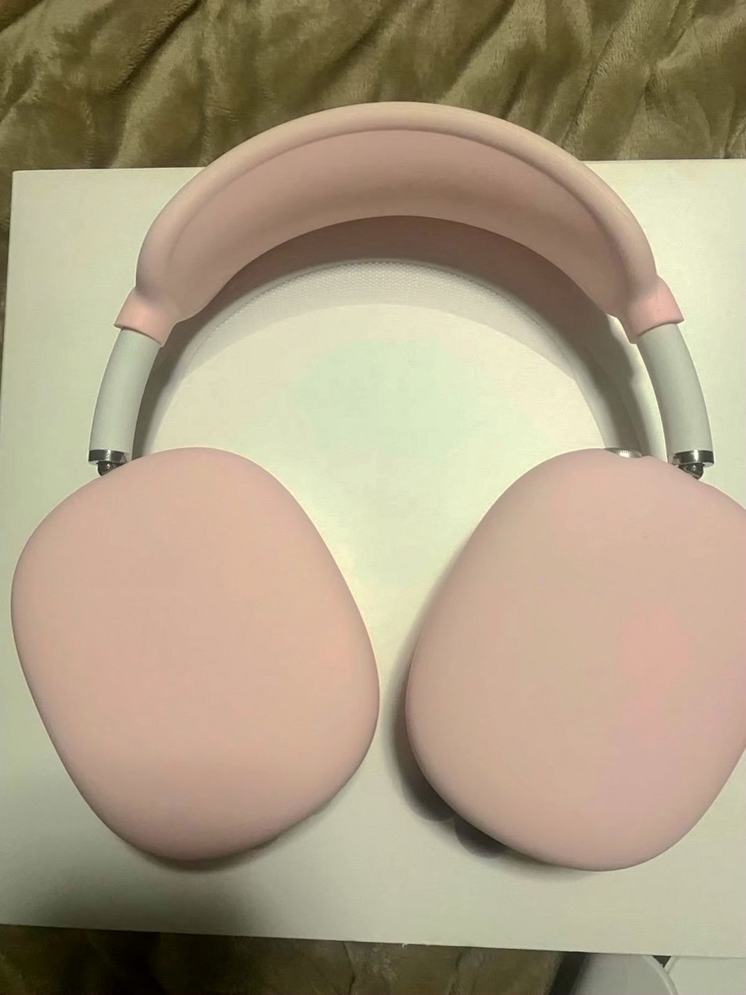 Apple AirPods Max 1D32 Pink Covers Used image 3