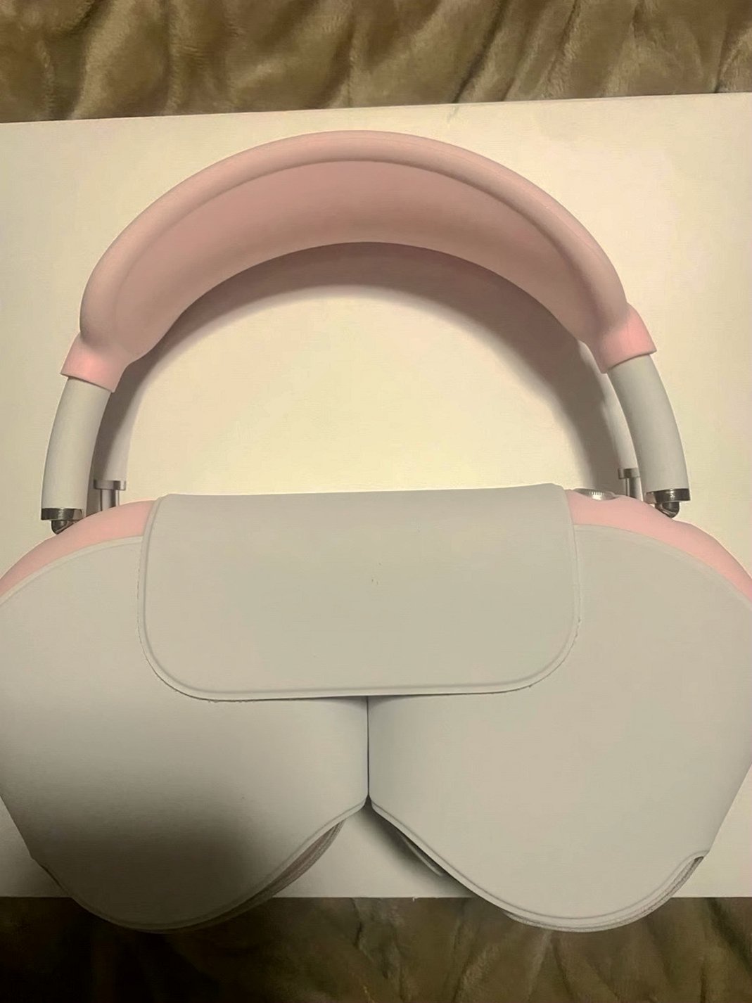 Apple AirPods Max 1D32 Pink Covers Used image 4