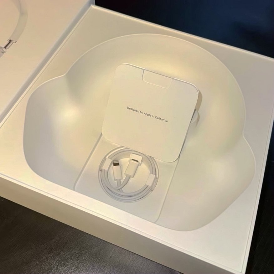 Apple AirPods Max Silver Unlocked - Used image 4