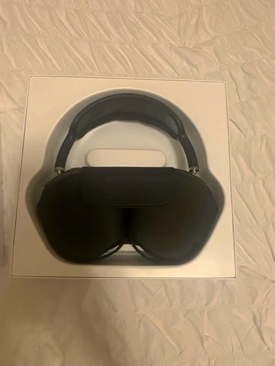 Apple AirPods Max Space Gray Used image 2