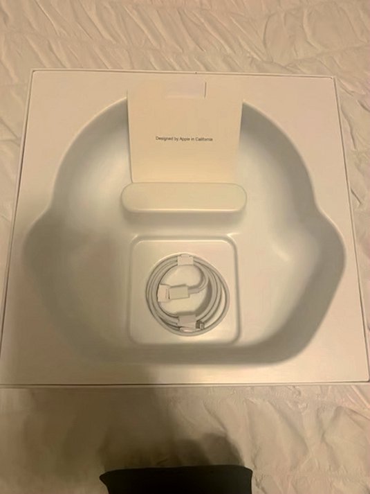 Apple AirPods Max Space Gray Used image 4