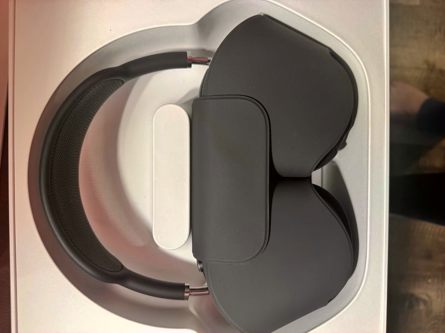 Apple AirPod Max 8W32 Space Grey Unlocked - Used image 2
