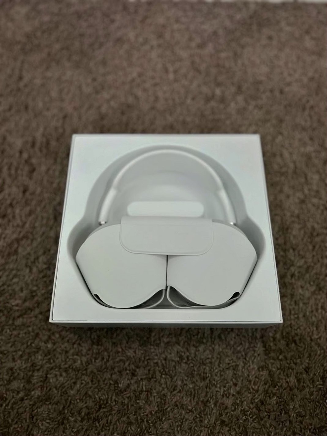Apple AirPods Max 1st Gen White Unlocked - Used image 4
