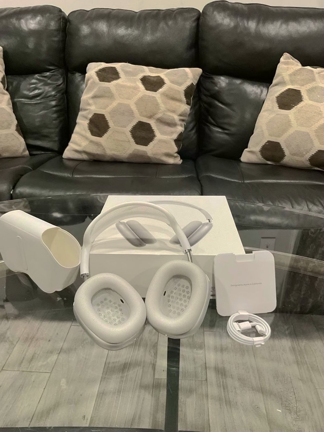 Apple AirPods Max Silver Unlocked - Used image 2