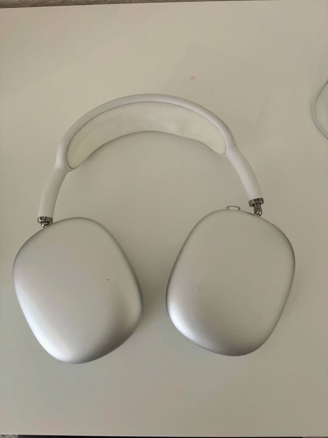 Apple AirPods Max White Unlocked - Used image 4