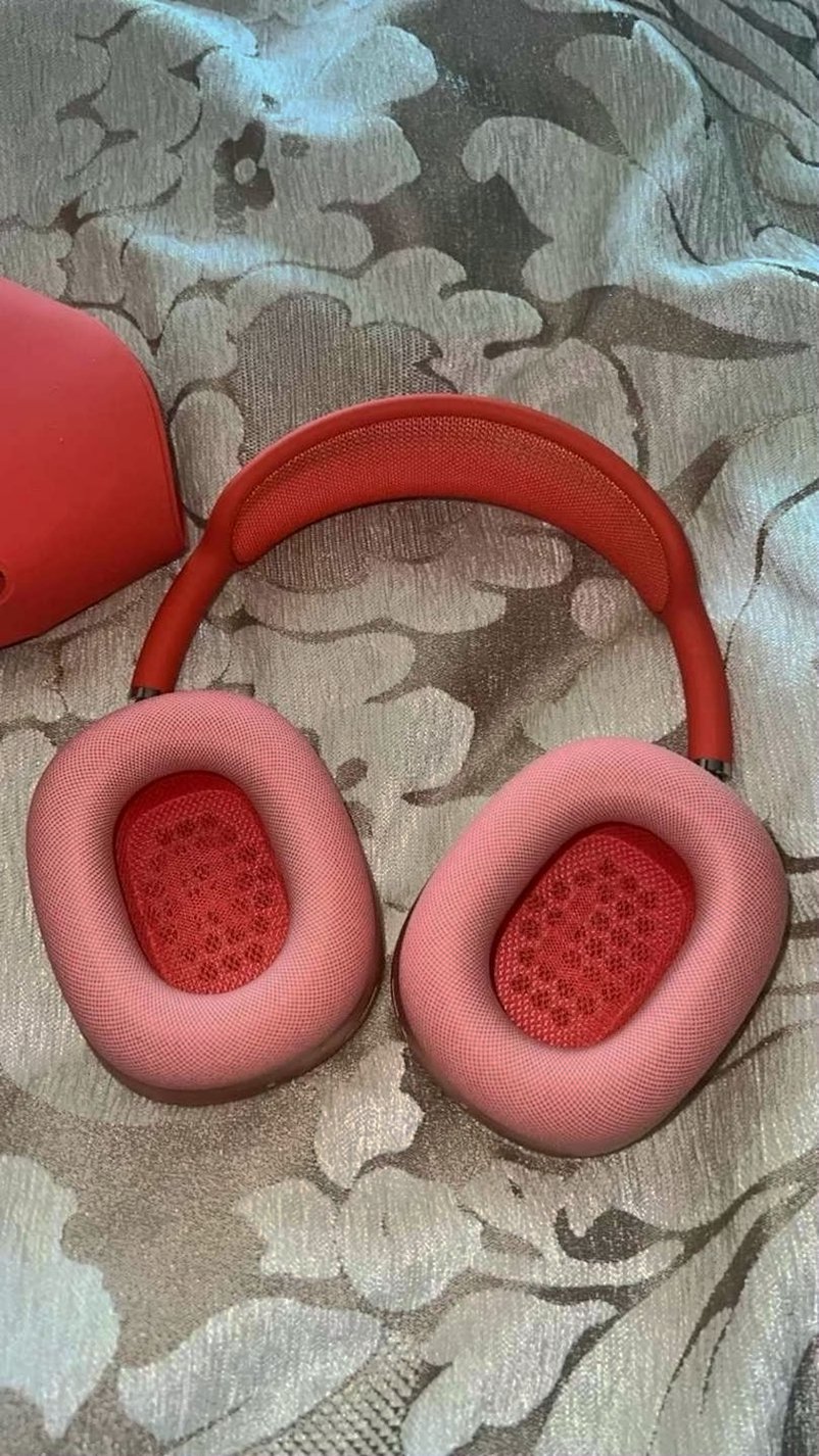Apple AirPods Max Red Unlocked - Used image 3