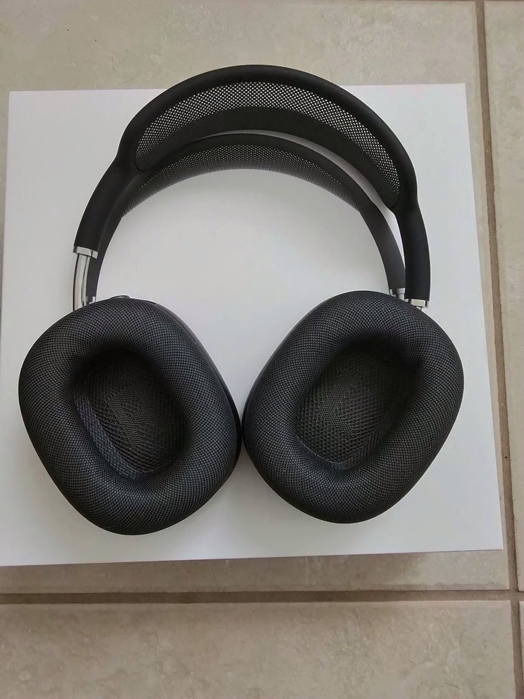 Apple Airpods Max 3Z37 Space Gray - Used image 3