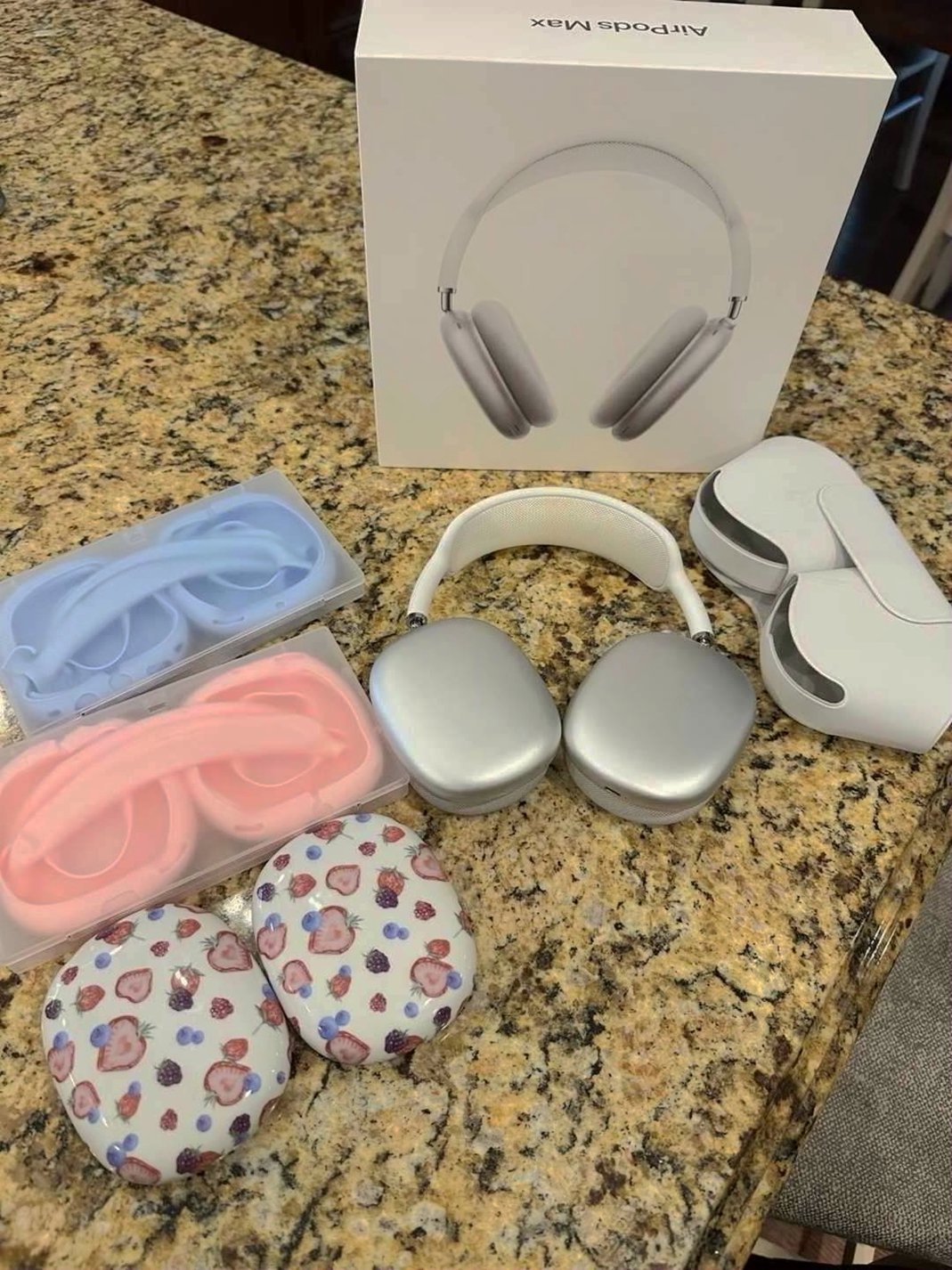 Apple AirPods Max Silver with Three Cases - Used
