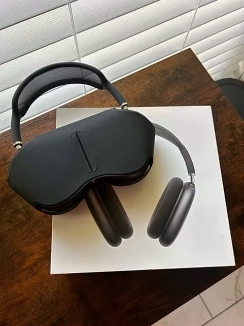 Apple AirPods Max Headphones Smart Case Used