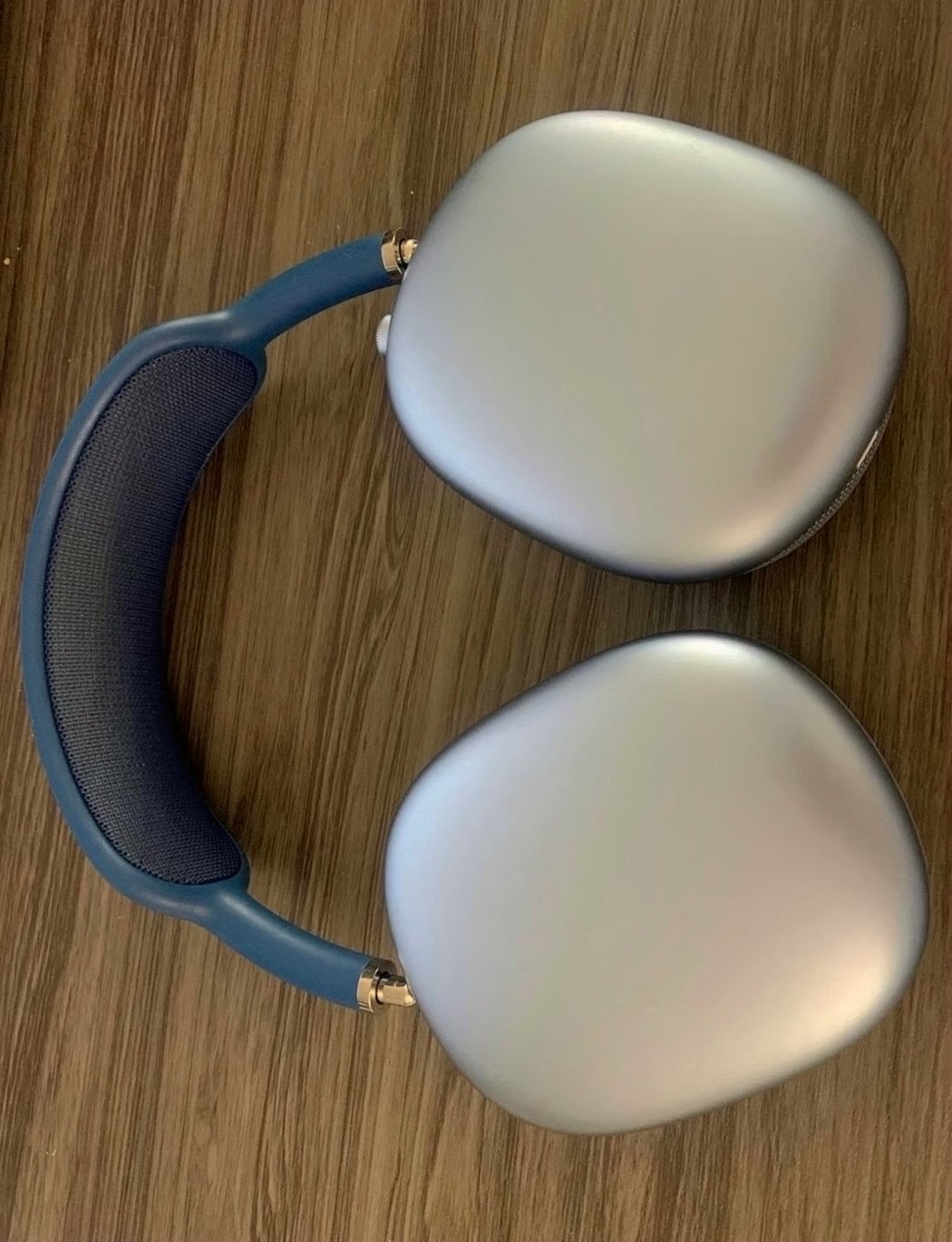 Apple AirPods Max Sky Blue Unlocked - Used image 2