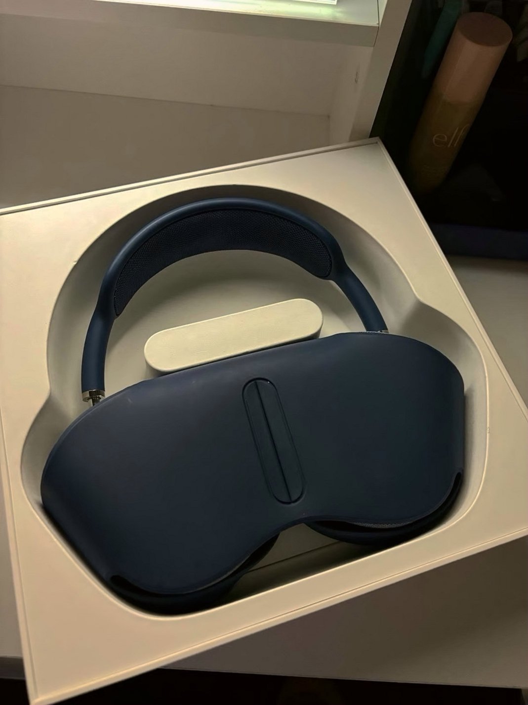 Apple AirPods Max Sky Blue Unlocked - Used image 5