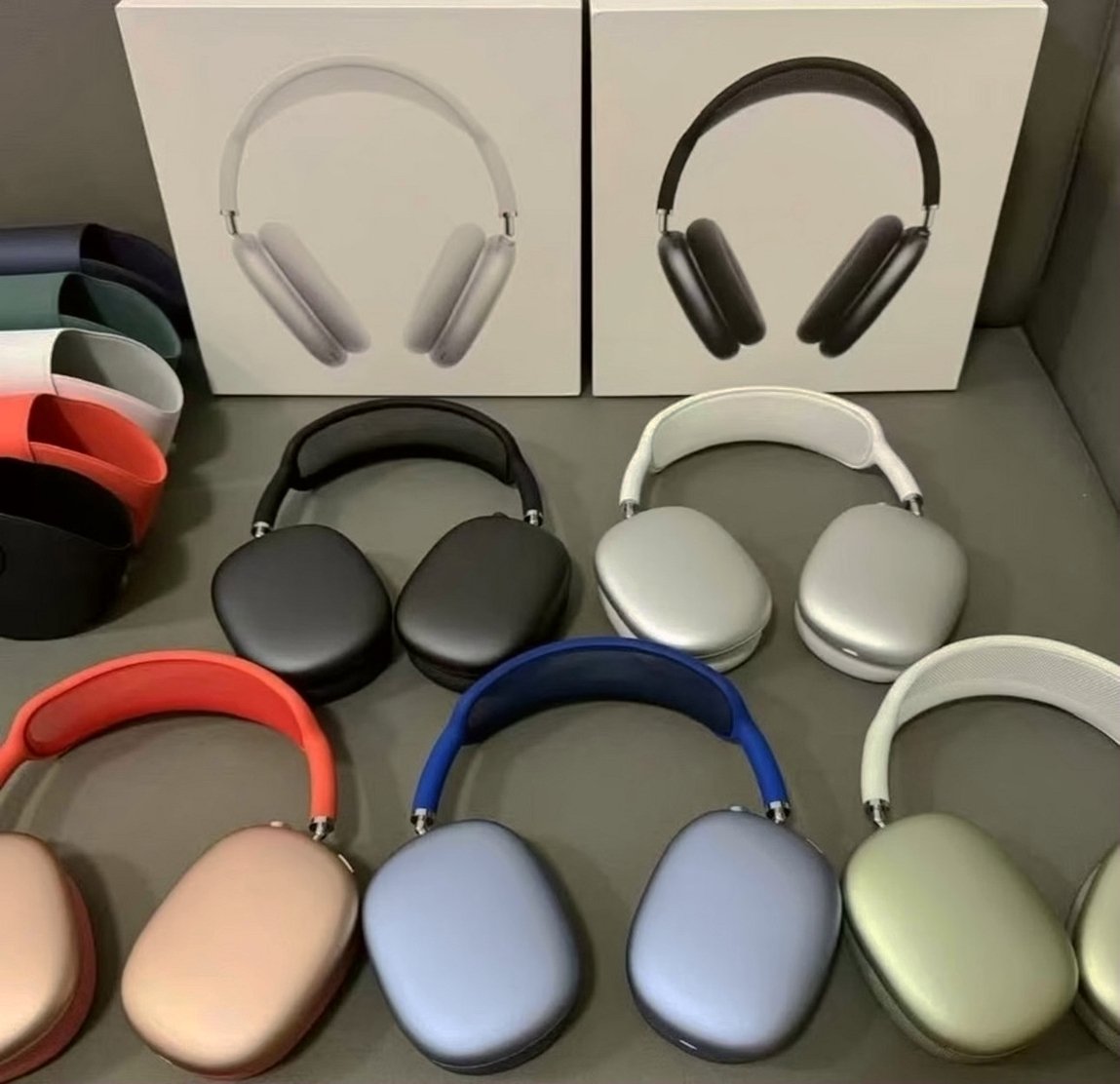 Apple AirPods Max 5T81 Unlocked - Used image 2