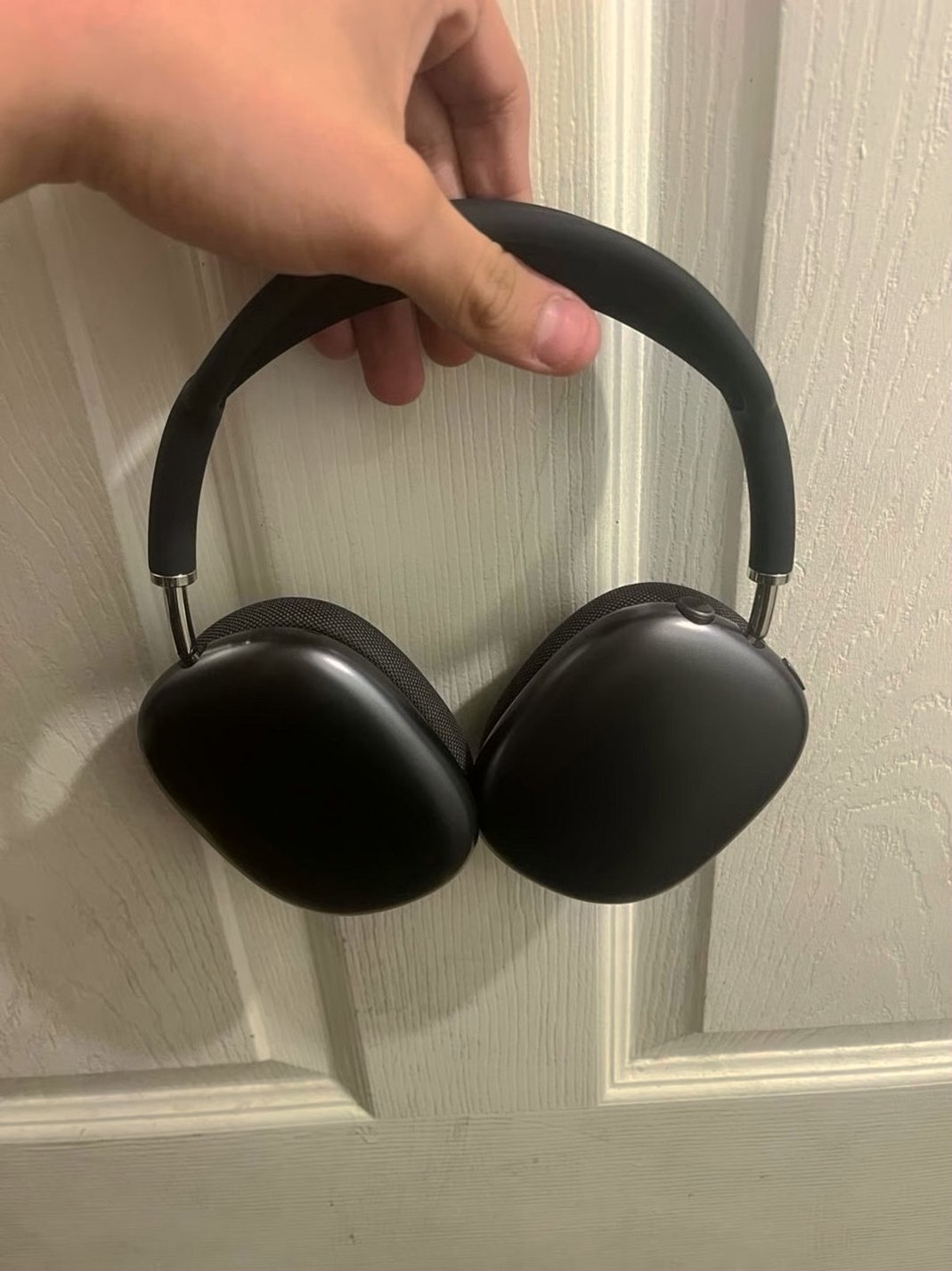 Apple AirPods Max Space Gray Unlocked - Used image 2