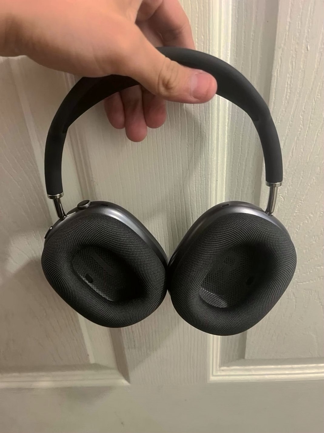 Apple AirPods Max Space Gray Unlocked - Used image 3
