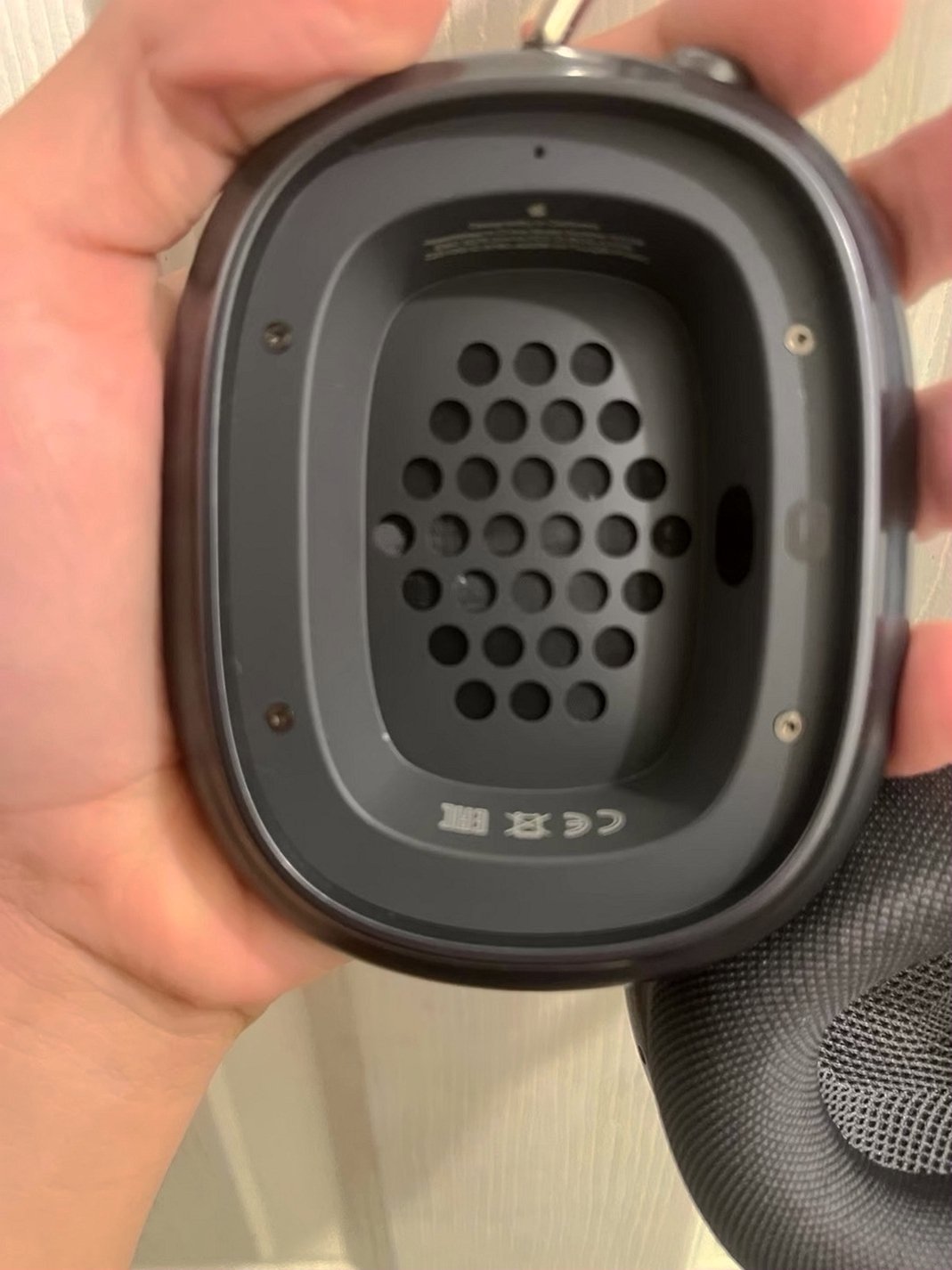 Apple AirPods Max Space Gray Unlocked - Used image 4