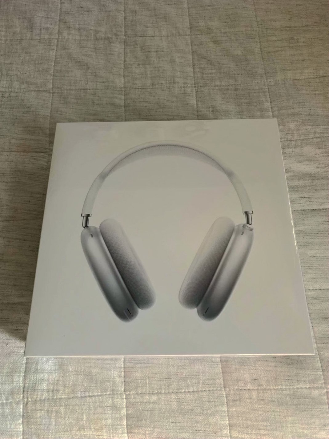 Apple AirPods Max 2B68 Space Gray Unlocked - Used image 2