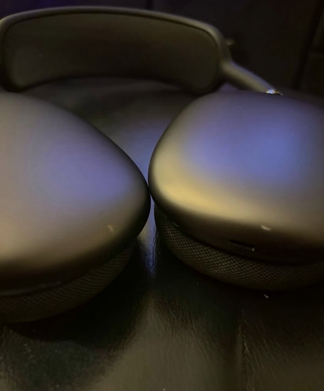 Apple AirPods Max 8Z87 Used image 3