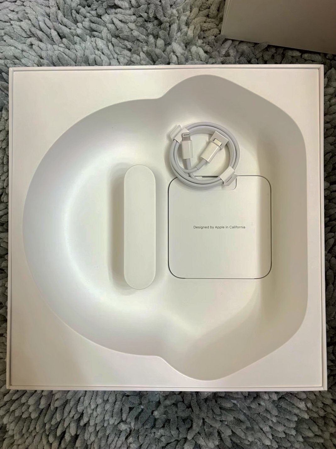 Apple AirPods Max 8Z87 Used image 5