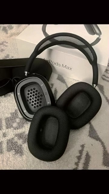 Apple AirPods Max Space Gray Unlocked - Used image 3