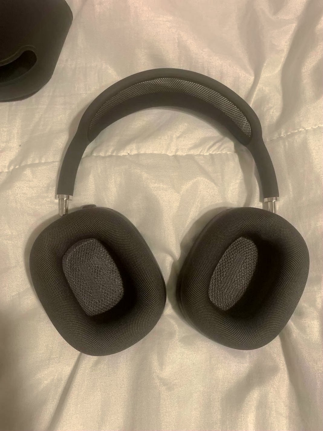 Apple AirPod Max 2X38 Gray Unlocked - Used image 3